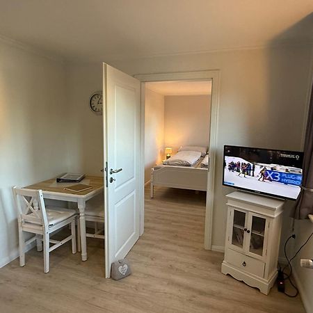 Ferienwohnung „Ole Karkenwech“ Husum-Roedemis Husum  Exterior foto