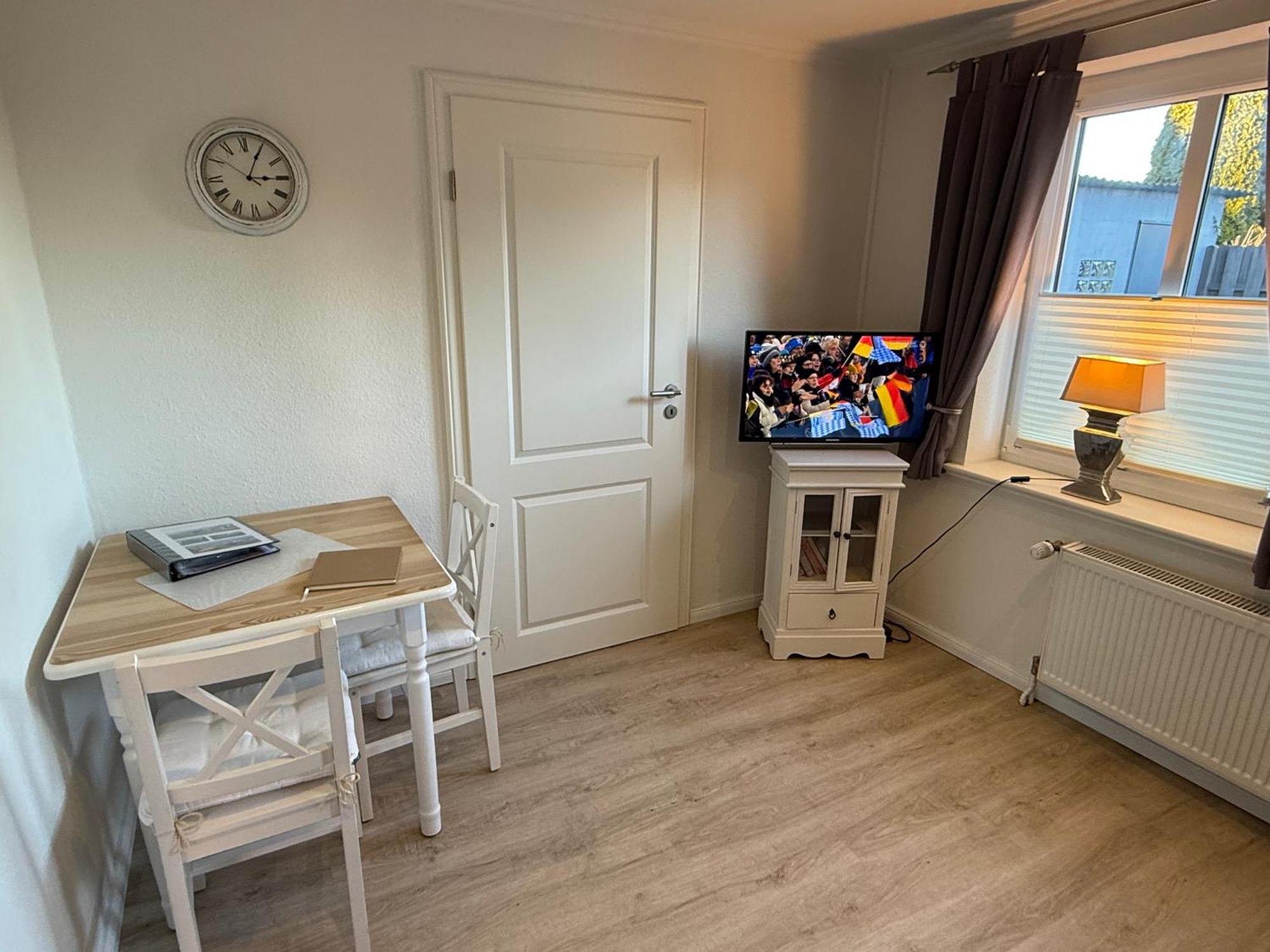 Ferienwohnung „Ole Karkenwech“ Husum-Roedemis Husum  Exterior foto